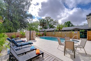 Lämmitetty uima-allas