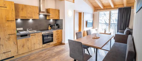 Penthouse Standard - 2 sovrum | Eget kök | Stort kylskÄp, mikrovÄgsugn, ugn och spishÀll
