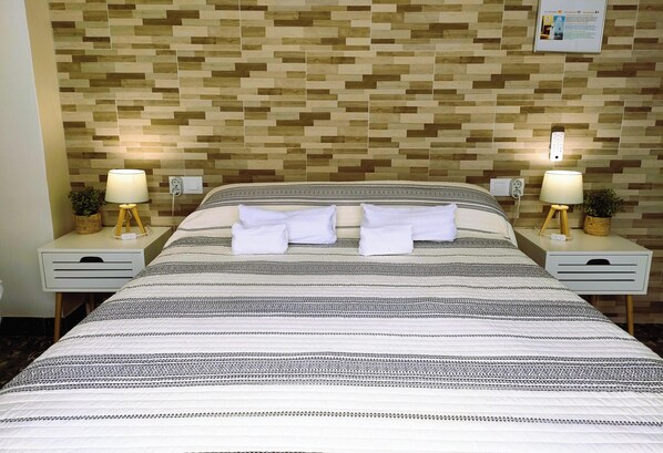 2 chambres, fer et planche à repasser, Wi-Fi gratuit, draps fournis