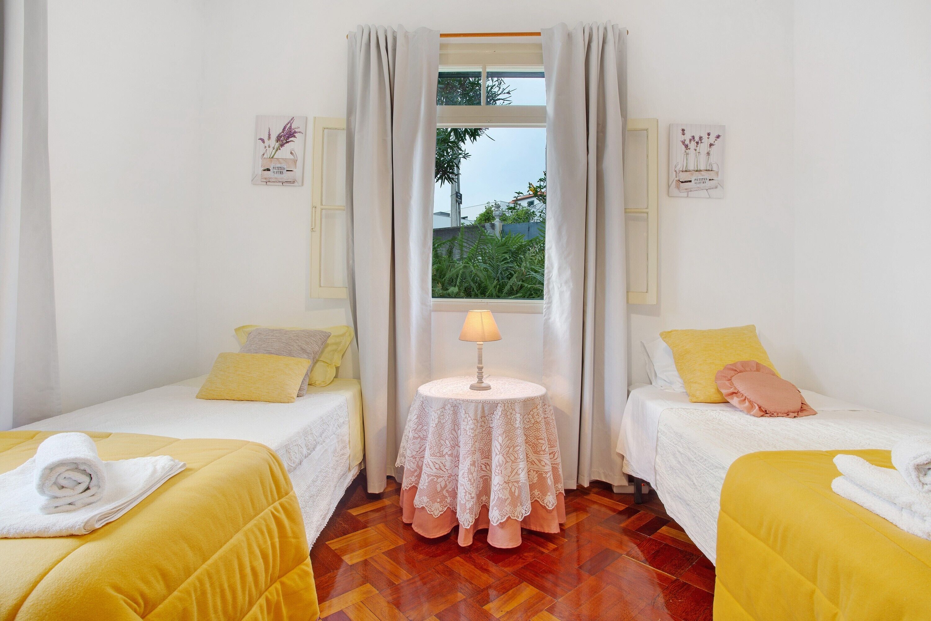 3 sovrum, strykjärn/strykbräda, gratis wi-fi och sängkläder