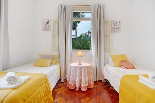 Holiday Home "Casal Do Farrobo" with Sea View, Private Terrace & Wi-Fi