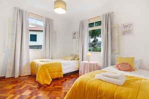 3 bedrooms, iron/ironing board, free WiFi, bed sheets