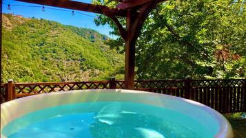 Bain à remous extérieur