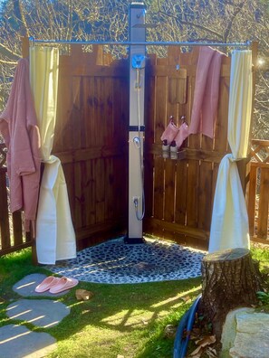 Property grounds - Laissez Vous Tenter par une Nuitée Romantique Avec Bain Nordique Privatif! (Vallées-d'Antraigues-Asperjoc)