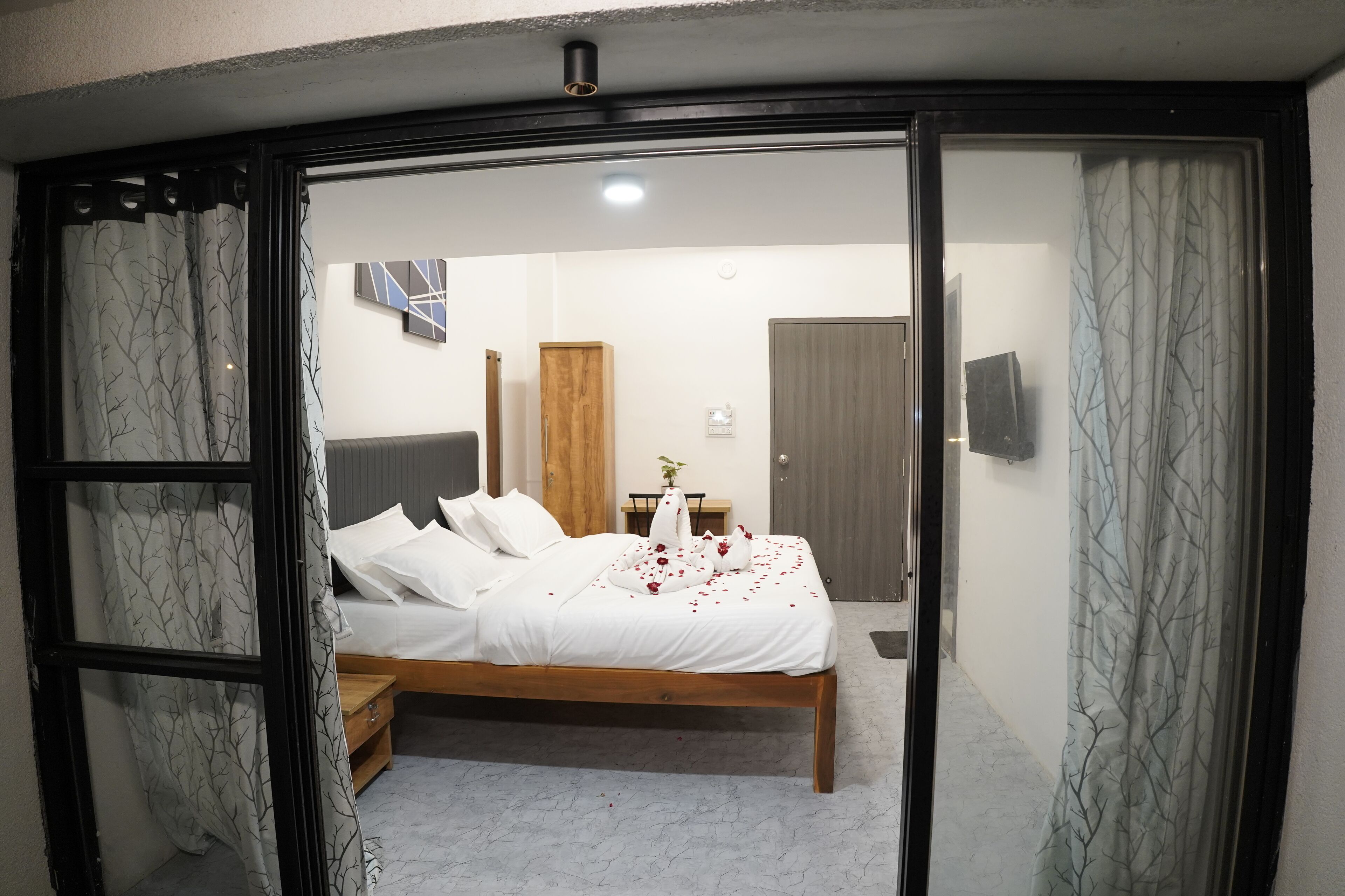 Executive Room | Desk, soundproofing, free WiFi, bed sheets