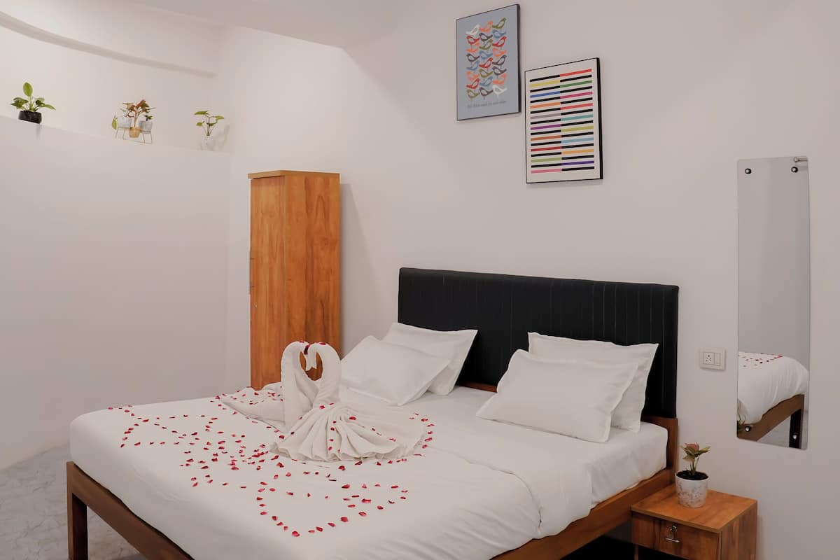 1 bedroom, desk, soundproofing, free WiFi