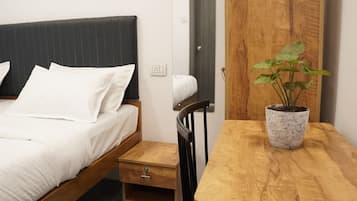 Executive Room | 1 bedroom, desk, soundproofing, free WiFi