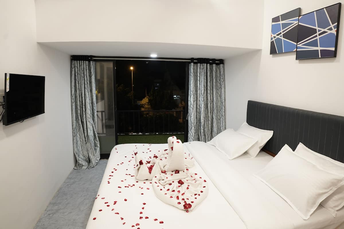 1 bedroom, desk, soundproofing, free WiFi
