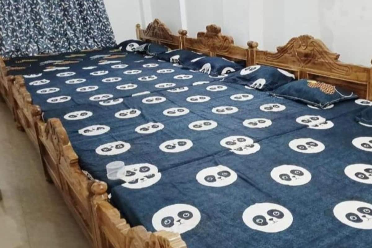 Shared Dormitory | Free WiFi, bed sheets