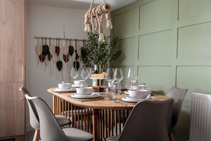Dining - Stow on the Wold Scandi Chic Authentic Cottage (Stow-on-the-Wold)