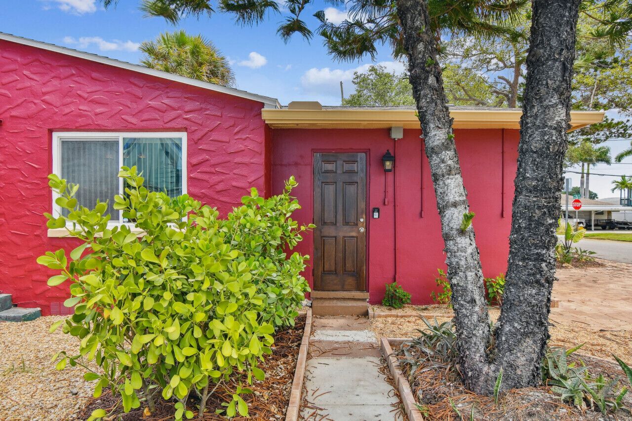 Close to the Beach - Pets Allowed - Full Kitchen - Easy self check-in