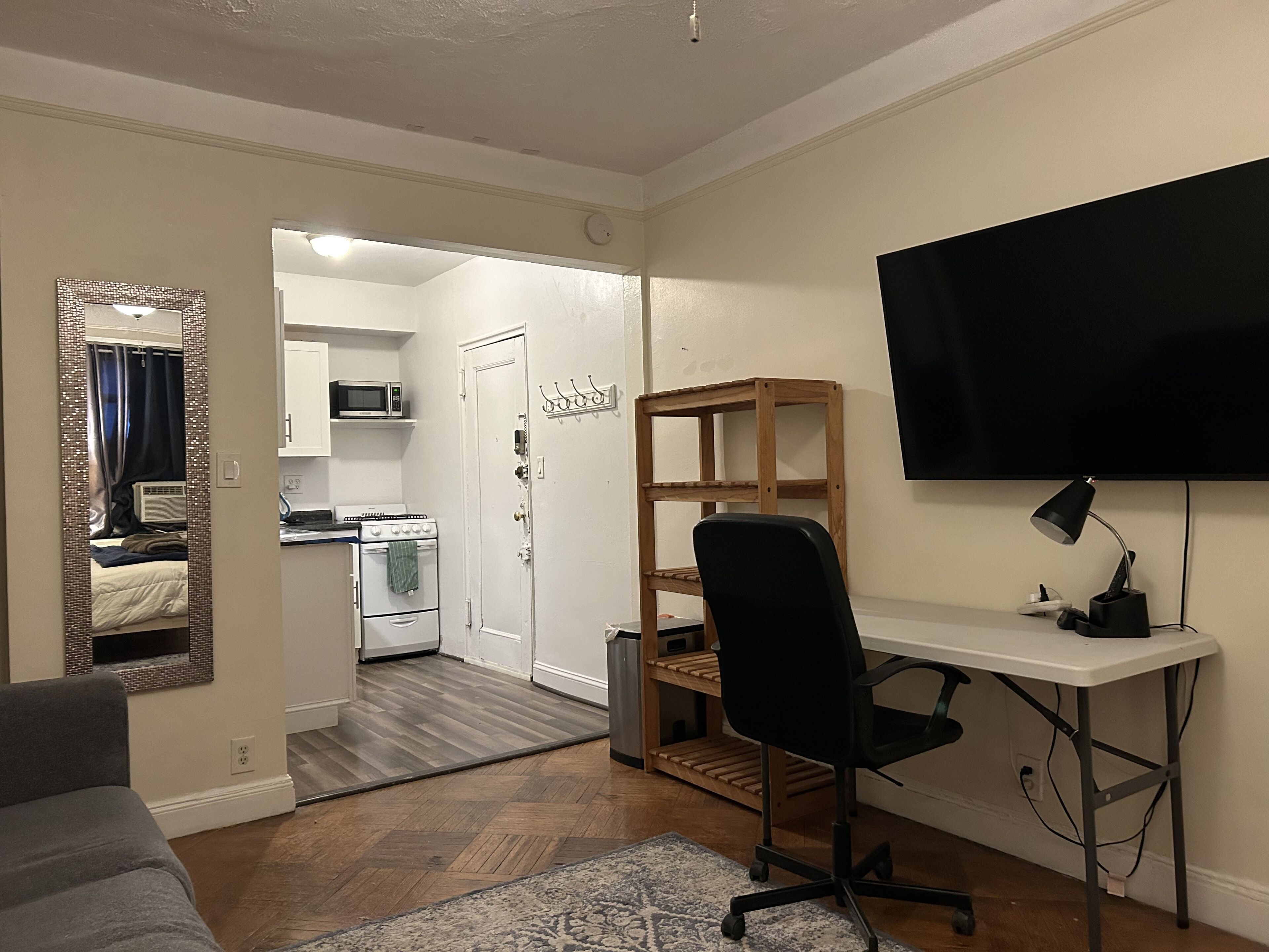 Cozy Apartment on West 85th St