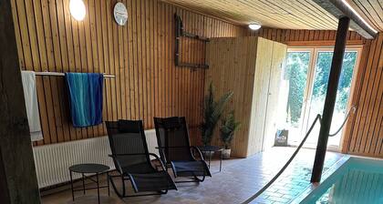 Home of Oasis - Indoor pool & sauna & nature