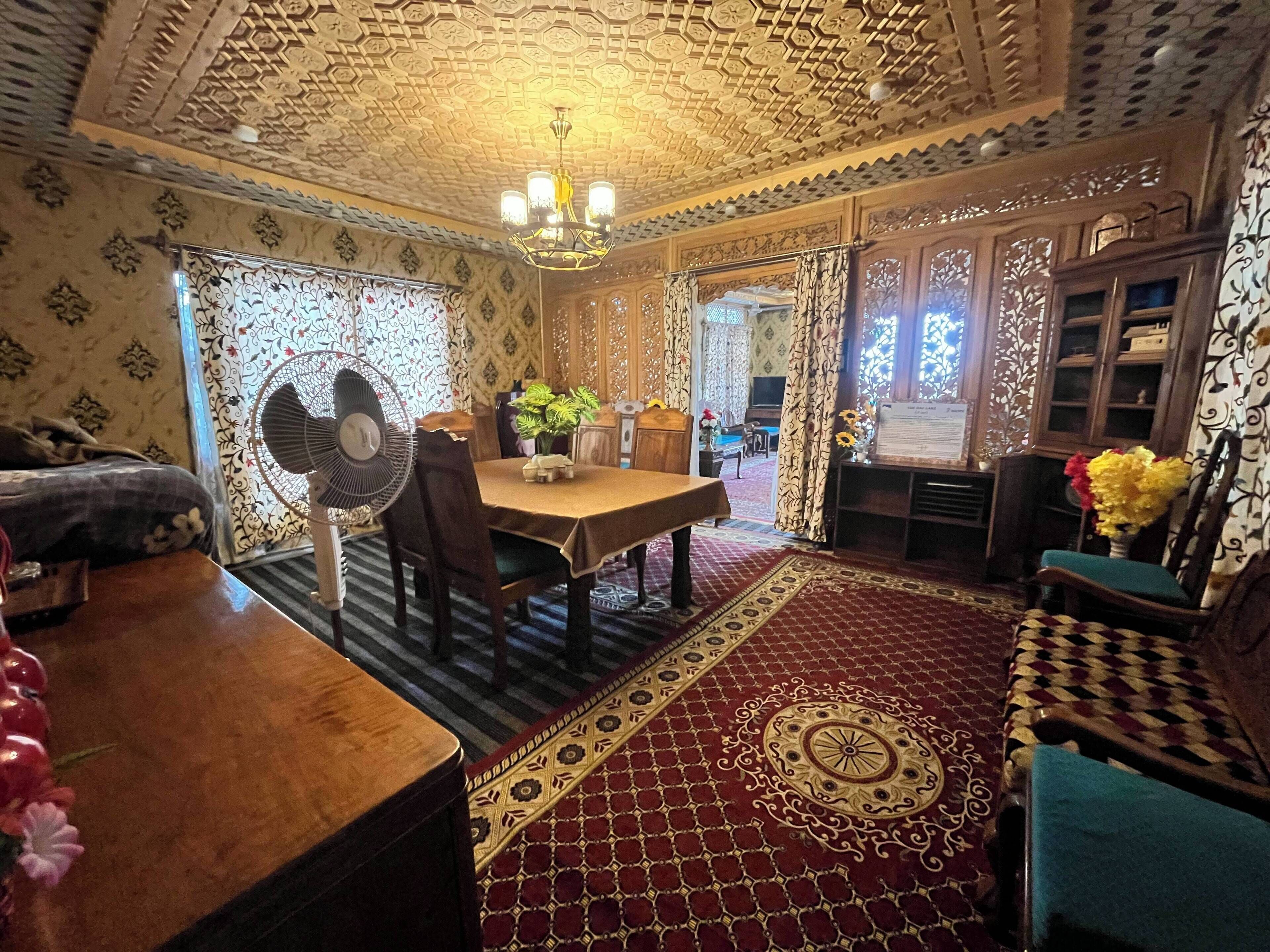 Standard Double Room | Private kitchenette | Mini-fridge, microwave, oven, stovetop