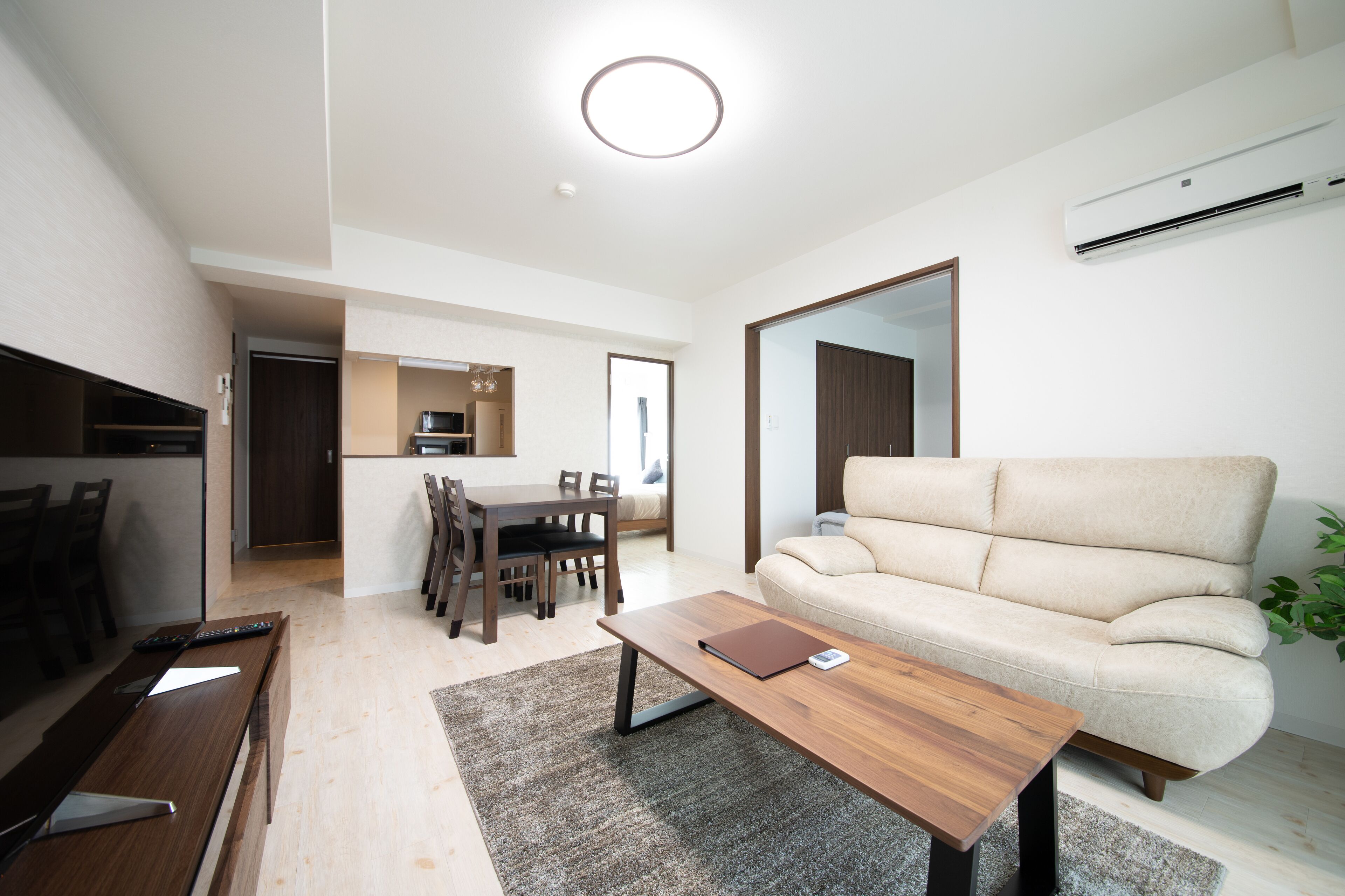 Basic Apartment | Living area