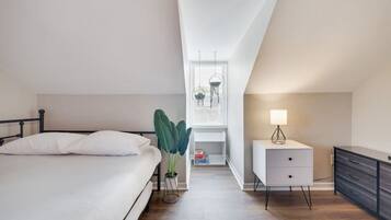 1 chambre, bureau, fer et planche à repasser, Wi-Fi