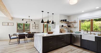 Large Multi-Family Home in East Missoula. Fully Renovated in 2023.