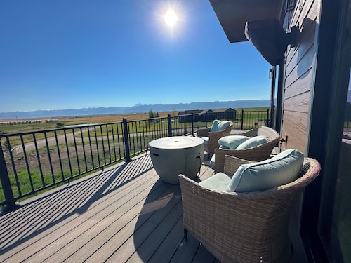 Mountain Modern Escape w/Hot Tub + Teton Views