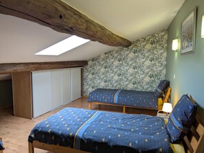 4 chambres, accĂšs au Wi-Fi (inclus), literie fournie