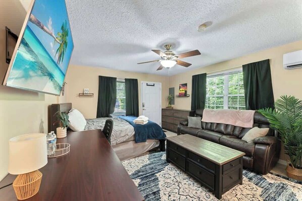 Desk, free WiFi, bed sheets