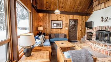 Télévision, cheminée