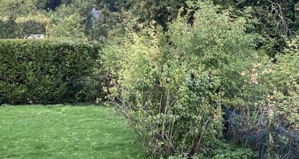 Casa tranquila con jardín, WiFi y mascotas permitidas