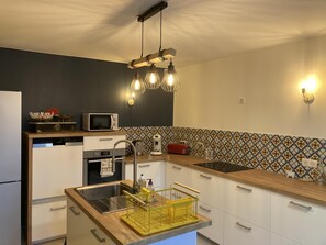 Réfrigérateur, micro-ondes, lave-vaisselle