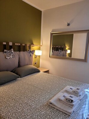 1 室のベッドルーム、アイロン / アイロン台、WiFi (無料)、ベッドシーツ
