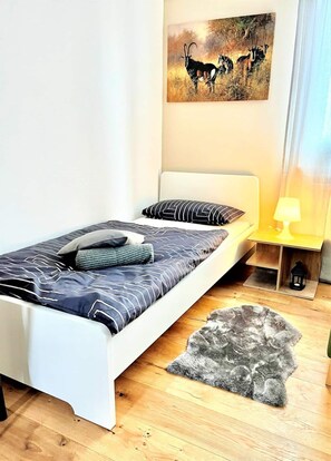 1 camera, Wi-Fi, lenzuola