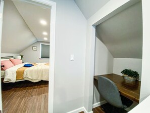 3 bedrooms, desk, iron/ironing board, free WiFi