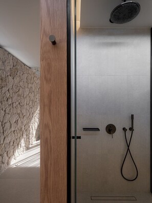 Bathtub, hair dryer, towels - Pnoe Seafront Experience | Villa Lithos (Kolymvari)