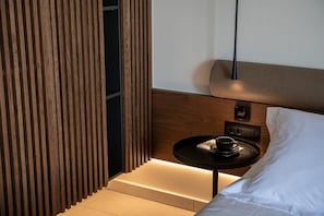 4 bedrooms, travel cot, WiFi, bed sheets - Pnoe Seafront Experience | Villa Lithos (Kolymvari)