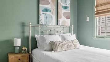 2 makuuhuonetta, silitysrauta/-lauta, vauvan matkasänky, Wi-Fi