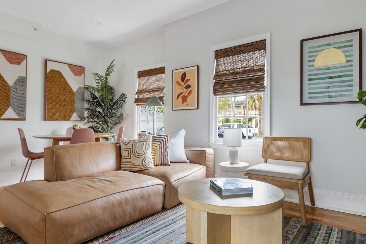 Televisión y oficina 