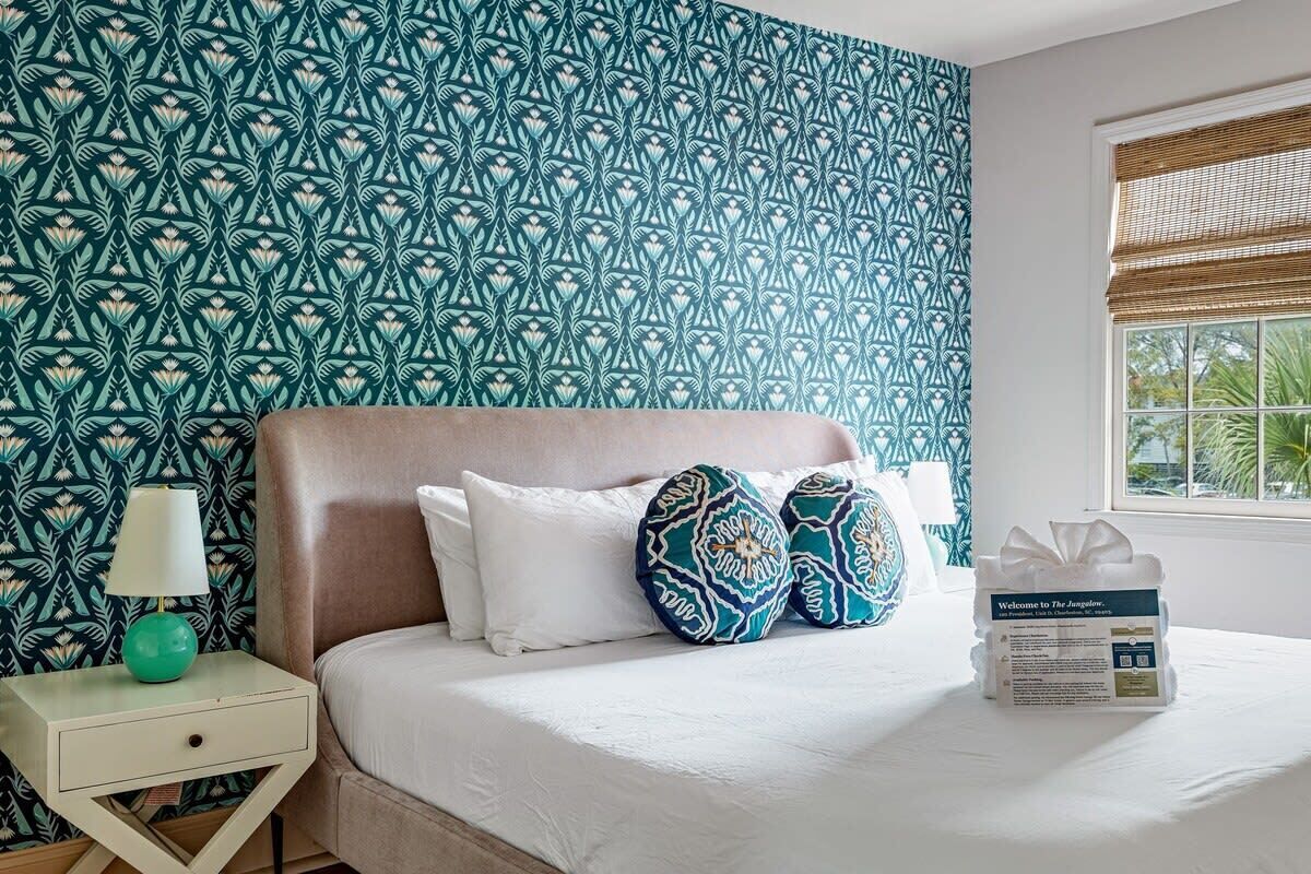 2 bedrooms, iron/ironing board, travel cot, WiFi