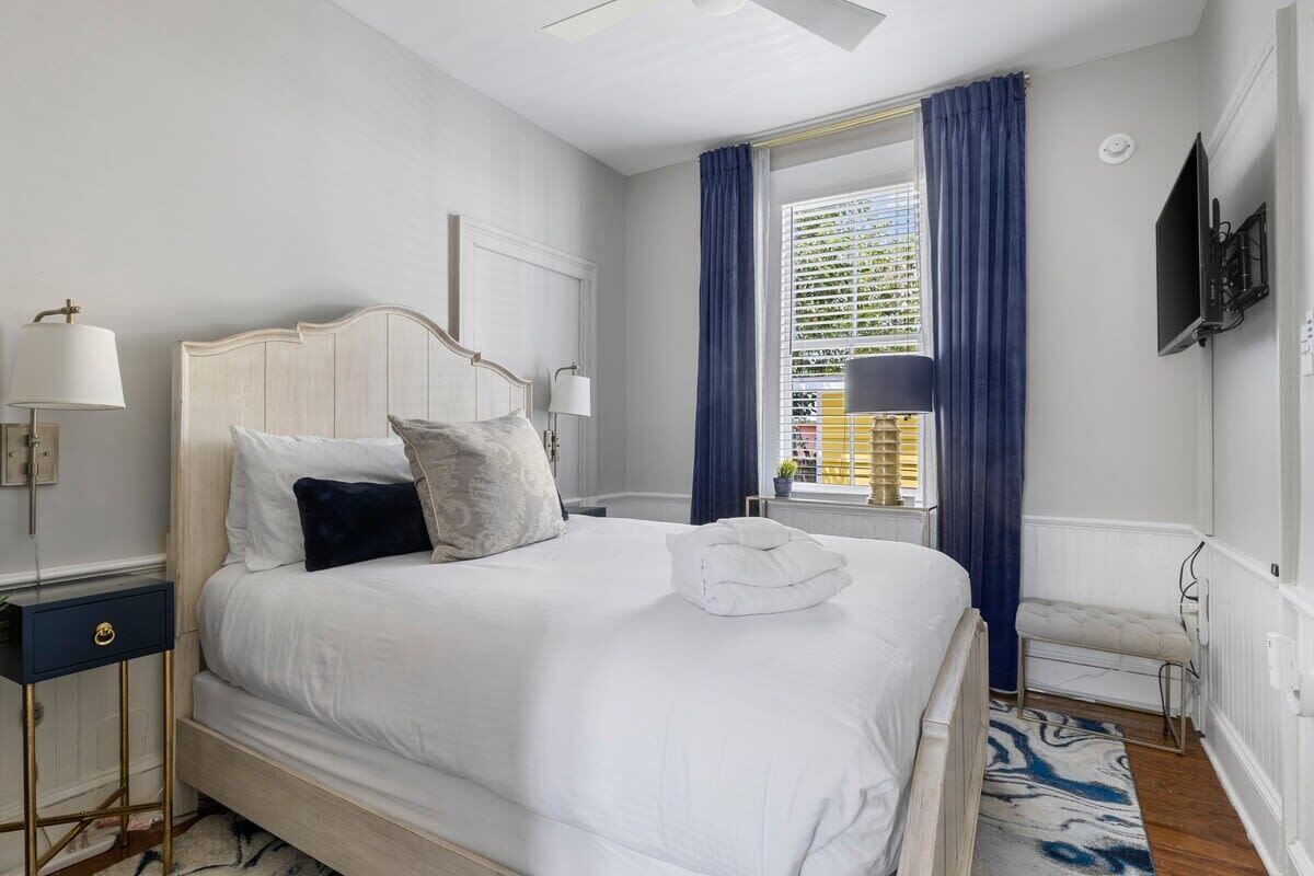 1 soverom, skrivebord, strykejern/-brett og wi-fi