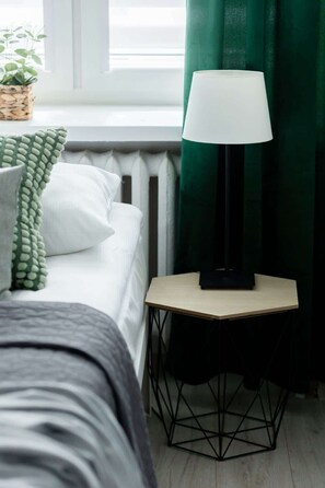 1 habitación, escritorio, tabla de planchar con plancha y wifi 