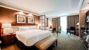 1 chambre, bureau, fer et planche Ă repasser, lit parapluie