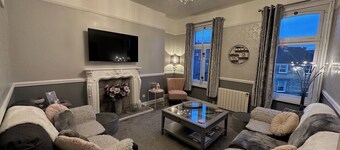 Stunning Spacious one Bedroom Apartment in Courtyard Location, Central to Town