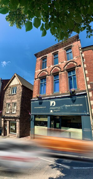 Exterior - Stunning Spacious one Bedroom Apartment in Courtyard Location, Central to Town (Belper)