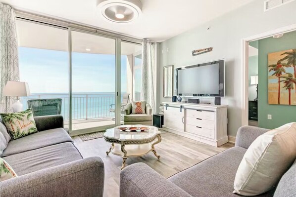 TV - Aqua 403 - Free Beach Chairs! Indoor/Outdoor Pool! (Panama City Beach)