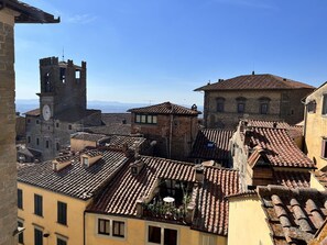 View from property - City / Village Apartment in Cortona with 3 bedrooms sleeps 6 (Cortona)