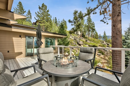 Terrasse/Patio. Luxury Mountain retreat with Hot tub