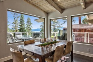 Dining - Luxury Mountain retreat with Hot tub (Zephyr Cove)