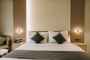 City Room | Egyptian cotton sheets, premium bedding, free WiFi, bed sheets