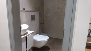 Standard Room | Bathroom - Buddha Stays (Varanasi)