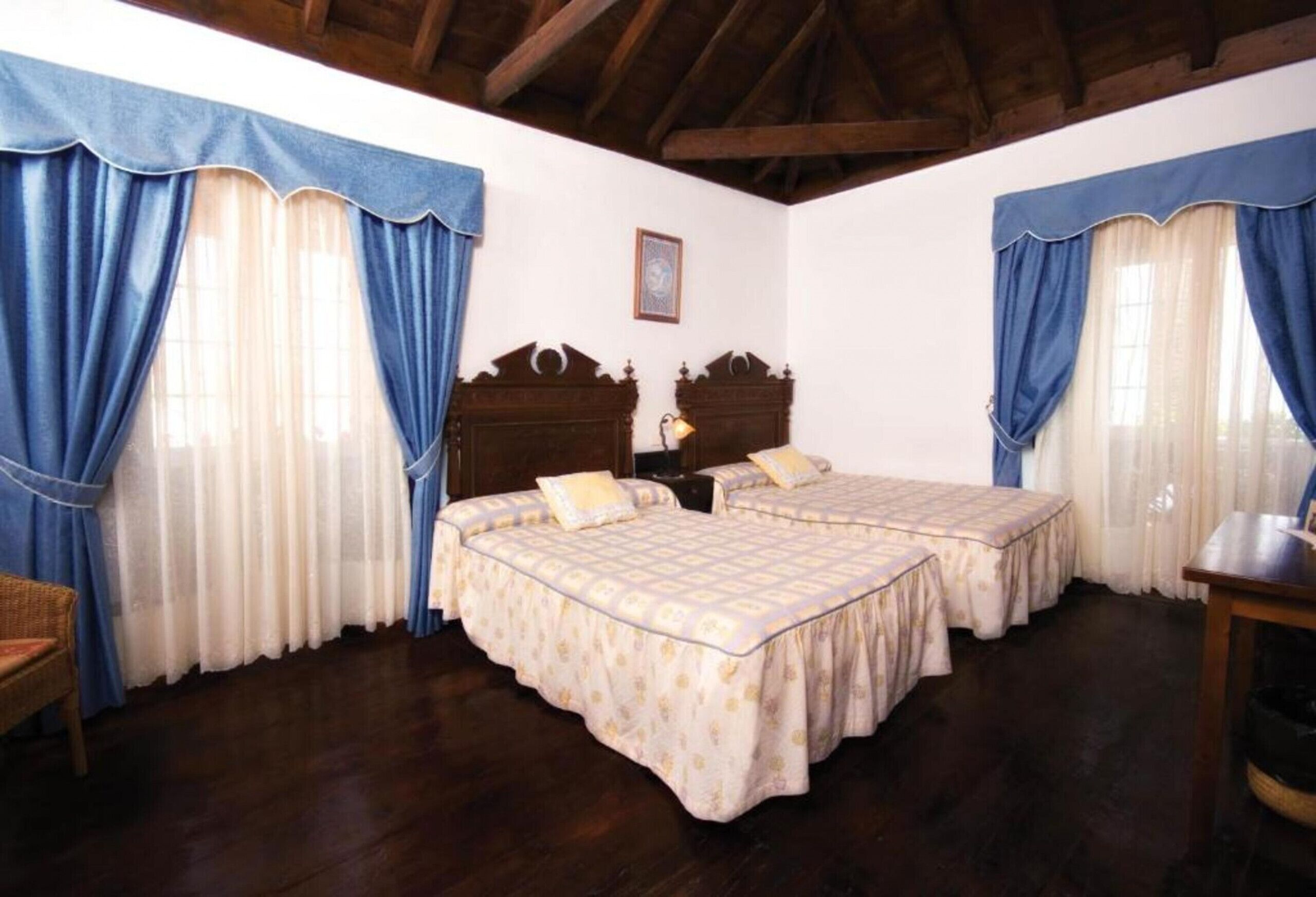 Charming Room with breakfast included, Wifi, Pool