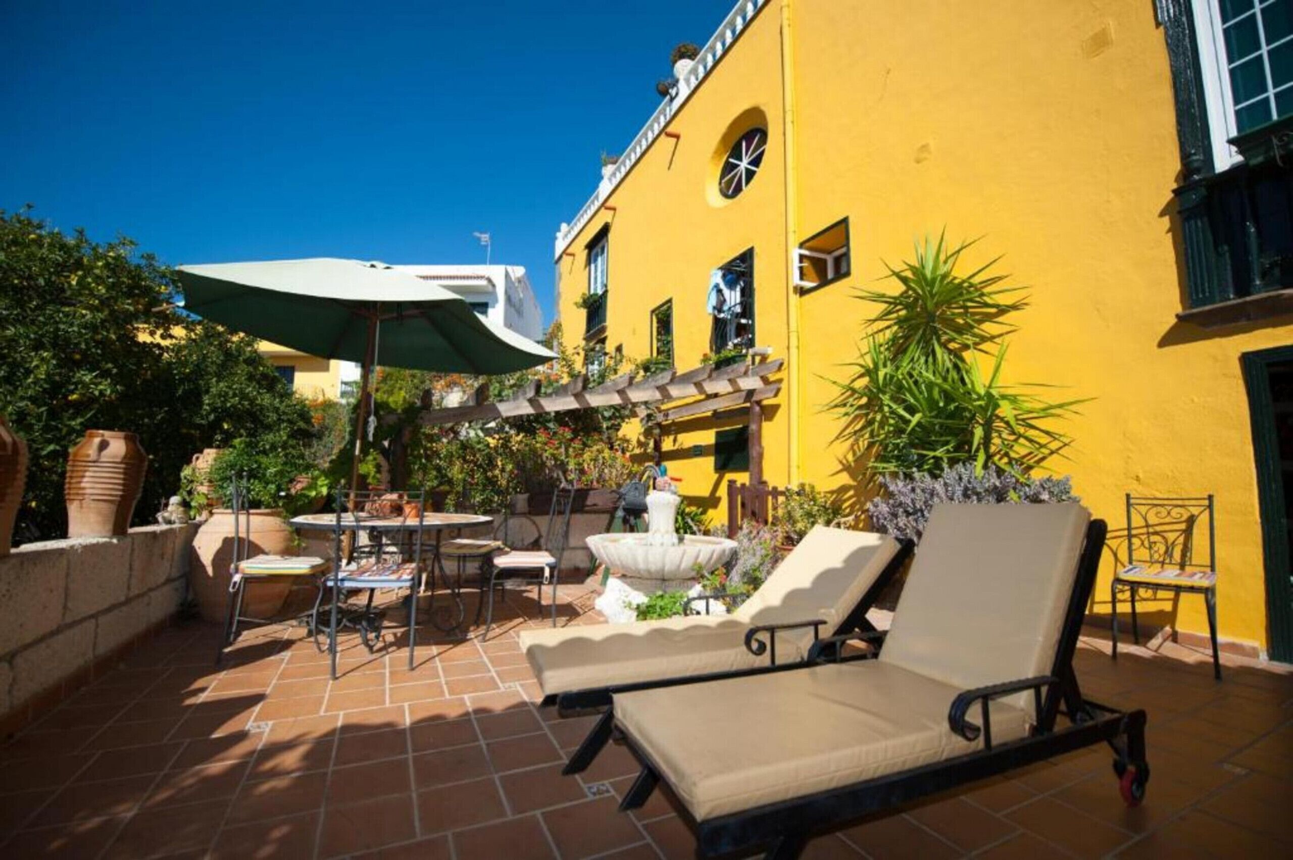 Nice room, breakfast included pool,Wi-Fi,beach