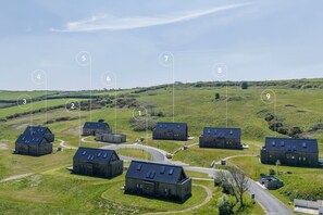 Exterior - 9 The Vista, Willingcott Nr Woolacombe - Hot tub/ Pet friendly/ On-site pool/ EV Charger/ Ecohome (Woolacombe)