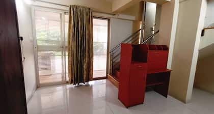 A homely spacious stay in serene location and luxurious villa.